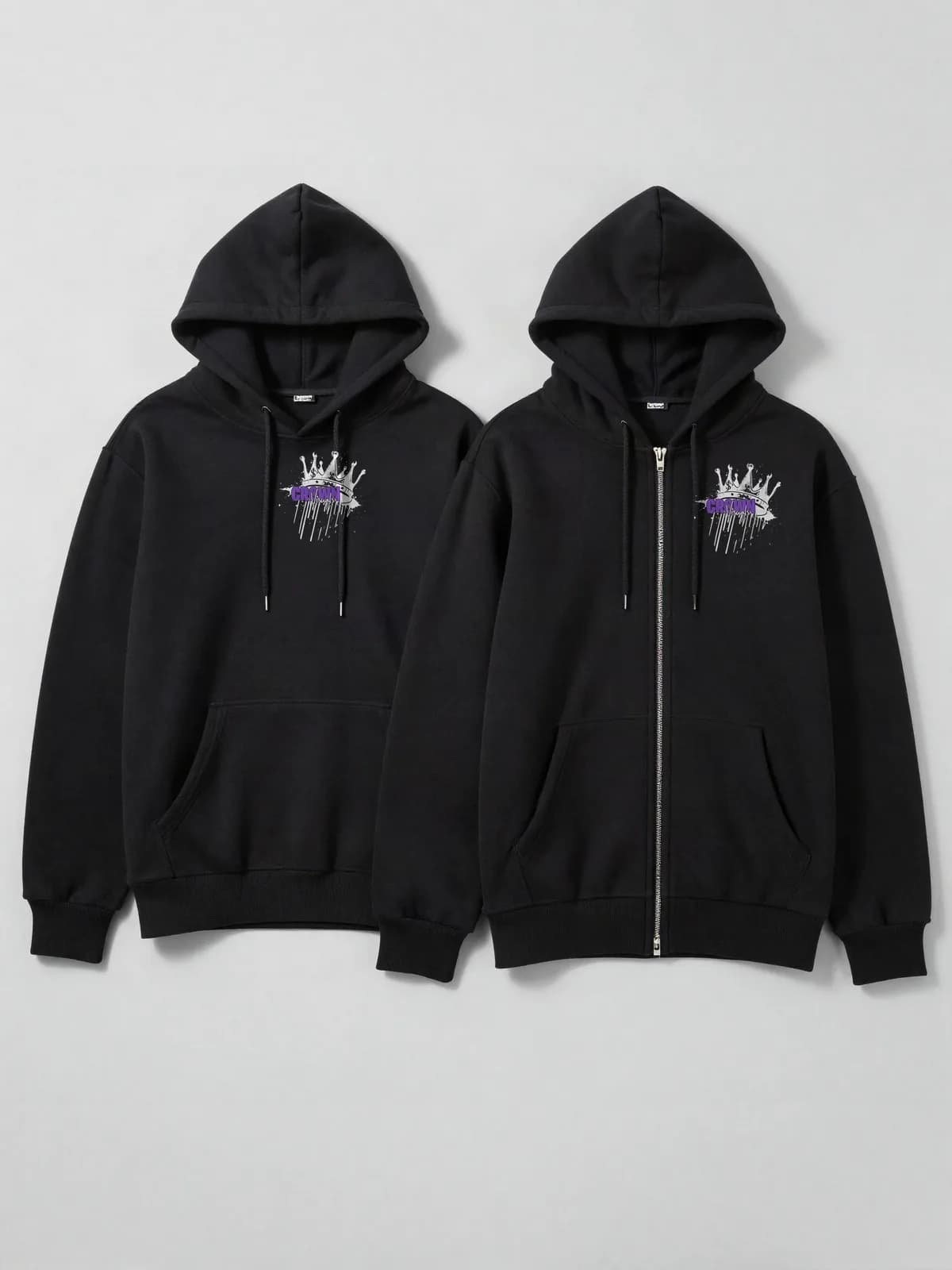 Ein schwarzer Pullover-Hoodie und ein schwarzer Zip-Hoodie mit kleinem Logo